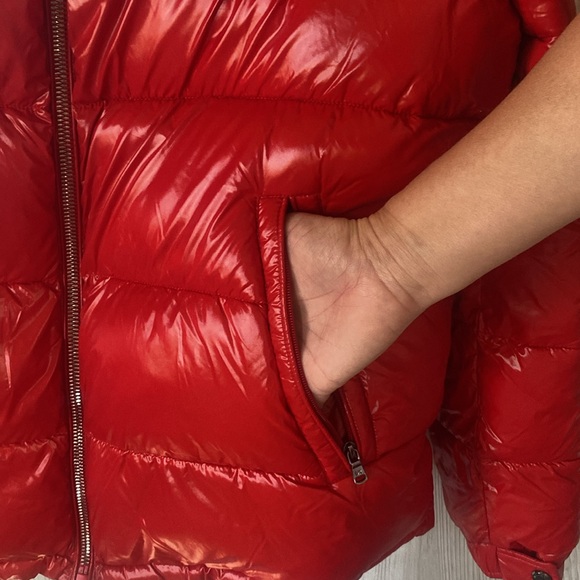 Michael Kors sustainable insulated red puffer jacket - Picture 3 of 11